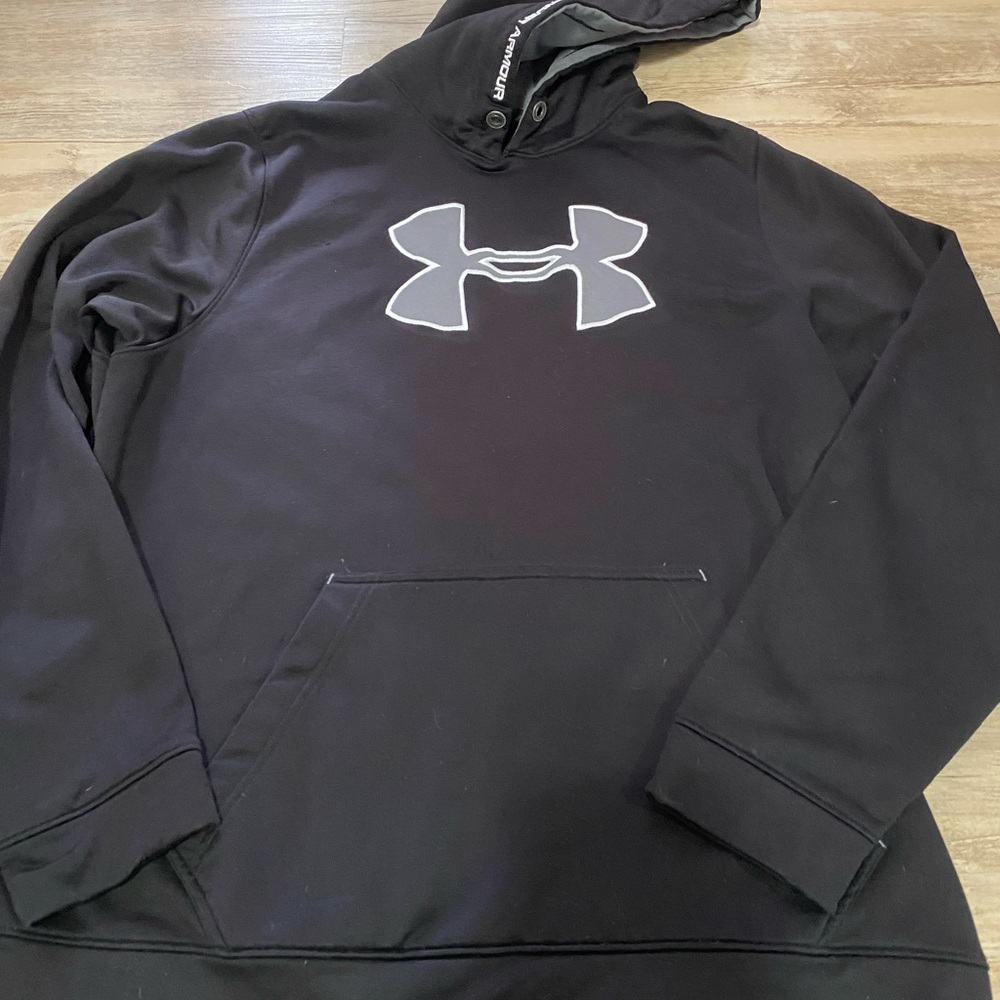 Under armour hooded sweatshirt